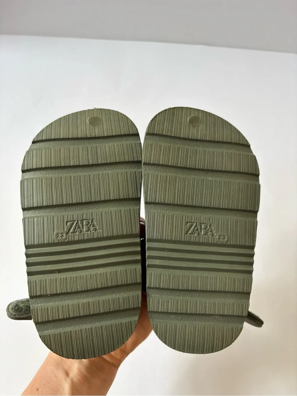 Zara Kids Rubber Mules Clogs Shoes Army Green 23 Comfy Water resistant Light m